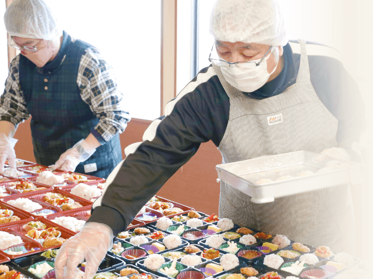 お弁当製造・宅配準備の風景